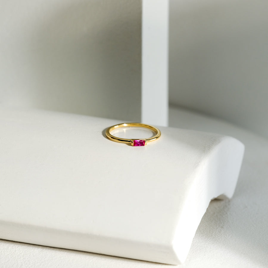 Faye | Horizontal Baguette Ring | Fuchsia